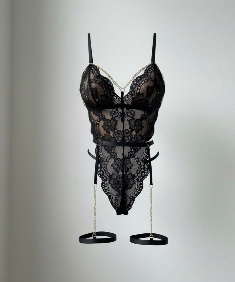 Body de encaje Bellamour Lux Passion Noire con liguero extraíble